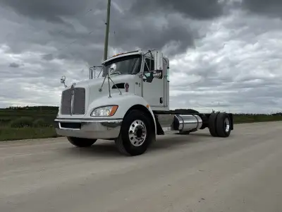 8.3 litre Cummins engine, Allison automatic transmission, air ride, diff lock, 12,000 front, 21,000...