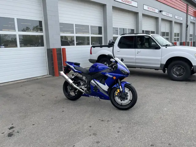 2005 Yamaha r6 5000km in Sport Bikes in Strathcona County - Image 4
