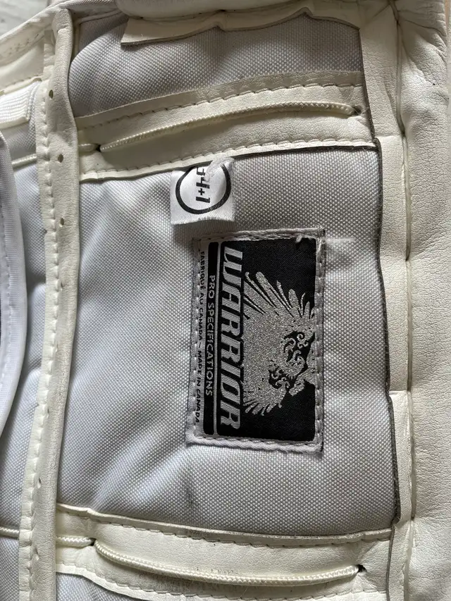 Warrior Messiah goalie pads, 34+1, very good condition in Hockey in Mississauga / Peel Region - Image 4