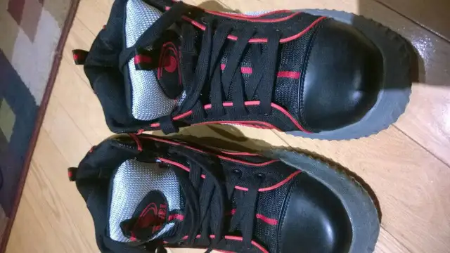 D-Gel® Tractor - Outdoor Broomball Shoes SIZE 9 US in Men's Shoes in Mississauga / Peel Region - Image 6