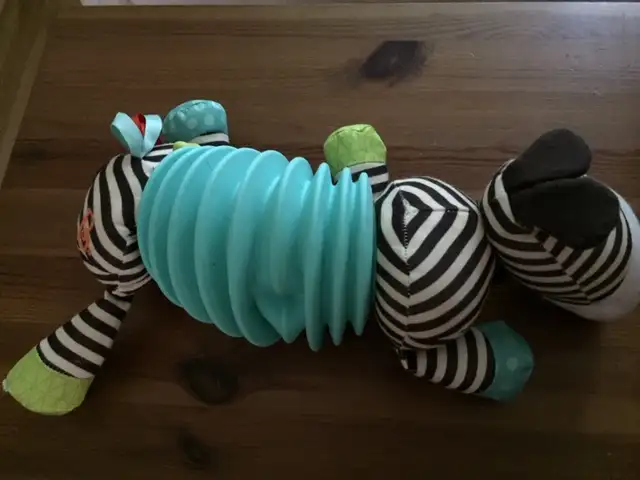 zèbre accordéon B. Toys - 6 mois + in Toys in City of Montréal - Image 2