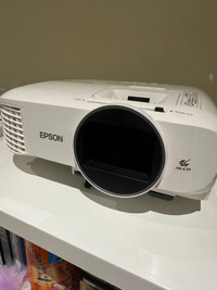 Epson Home Cinema 2100 with ceiling/wall mount