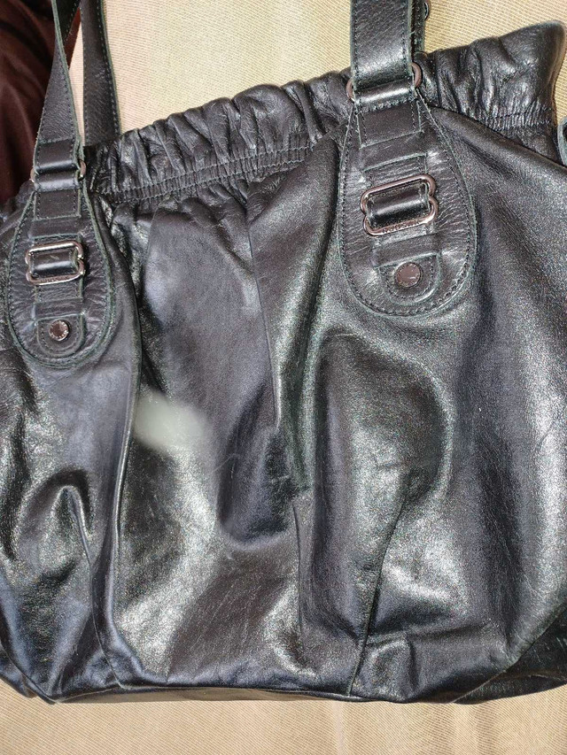 Sac à main RUDSAK cuir noir 25$ dans Femmes - Sacs et portefeuilles  à Ville de Montréal - Image 2