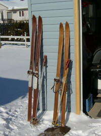 vintage wooden skiis
