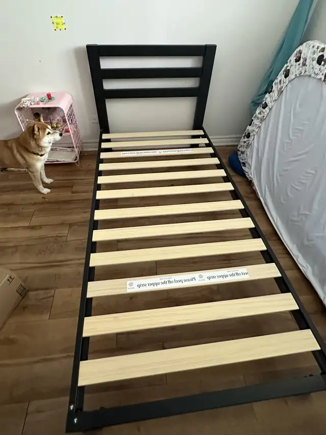 cadre de lit plate-forme in Beds & Mattresses in City of Montréal - Image 4