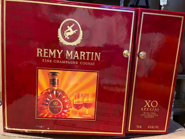 Remy Martin Champagne cognac in Arts & Collectibles in Gatineau - Image 2