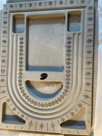 Plateau d'assemblage pour perles à donner., View more