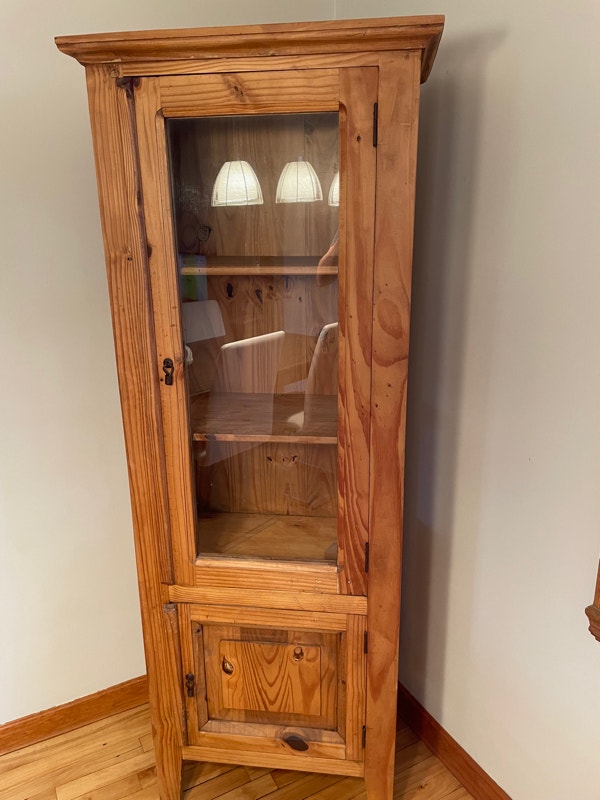 Armoir à verres en bois massif / Solid wood display Articles