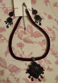 Vintage Style Burgundy and Black Choker, Pendant and Earrings