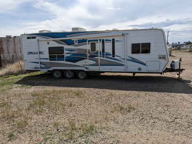 Used WideLite Toyhauler Camper 28ft. Travel Trailers & Campers Lethbridge Kijiji
