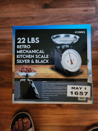 22 LBS kitchen scale silver and black