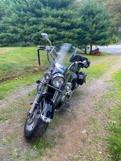 2006 Suzuki Boulevard C-90 1500. Very good condition and works great.