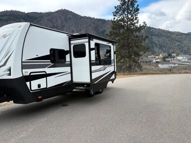Outdoors RV 22 flq mountain series trailer in Travel Trailers & Campers in Penticton - Image 5
