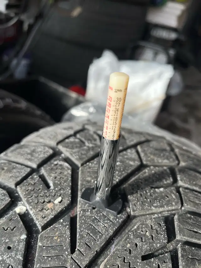 Used General Tire Altimax Artic 12 . 215/65 R17 in Tires & Rims in Ottawa - Image 5