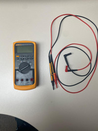 Fluke 87V True RMS Multimeter with Leads