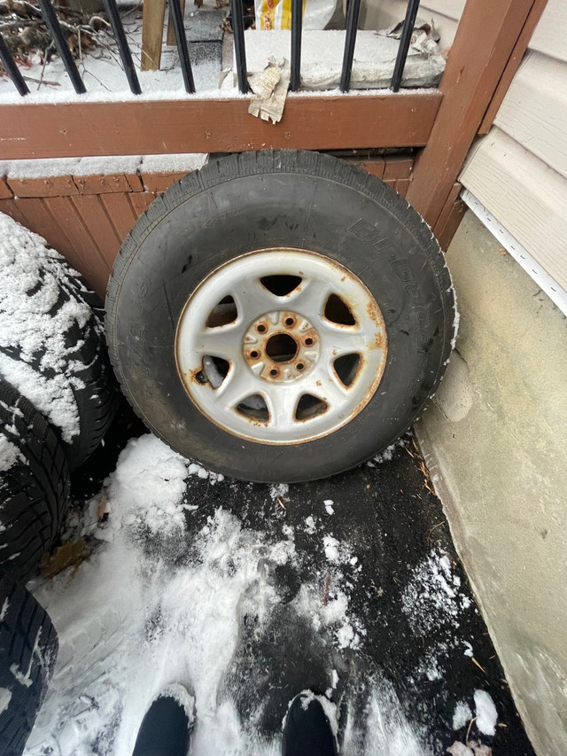 BFGoodrich Winter Tires on Rims 265 70R17 in Tires & Rims in Ottawa - Image 4