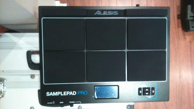 Alesis Sample Pad Pro 8-Pad dans Percussions  à Laval/Rive Nord - Image 2