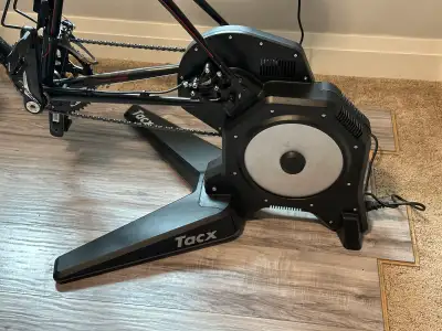 Great condition. Compatible with Zwift, MyWoosh, etc. Bike and cassette not included. With original...
