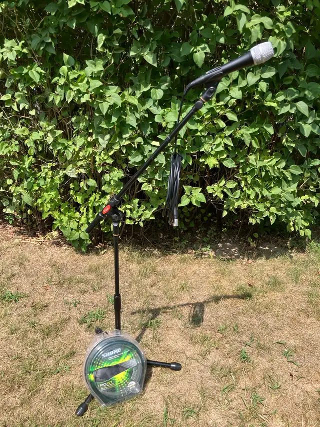  Shure PG57-LC Cardioid Dynamic Instrument Microphone with t in Pro Audio & Recording Equipment in Markham / York Region - Image 5