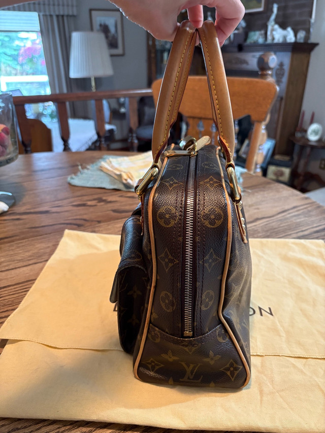 Authentic Louis Vuitton Manhattan PM Bag – Monogram Canvas in Women's - Bags & Wallets in Strathcona County - Image 4