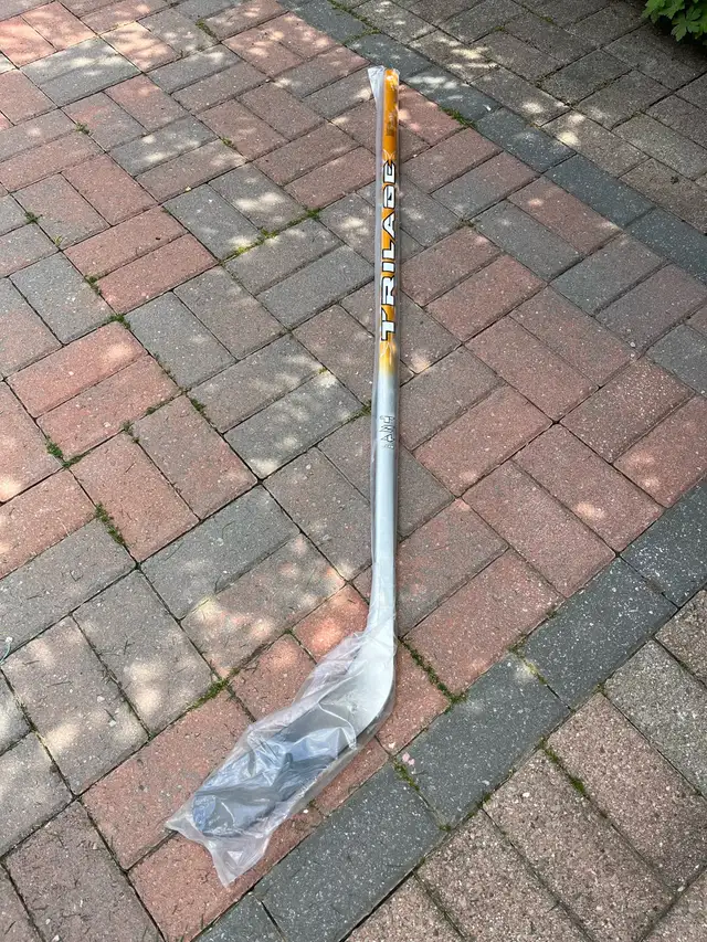 Junior Hockey Stick in Hockey in City of Toronto - Image 5
