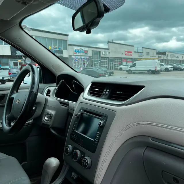 2017 CHEVROLET TRAVERSE | 8 PASS in Cars & Trucks in City of Toronto - Image 7