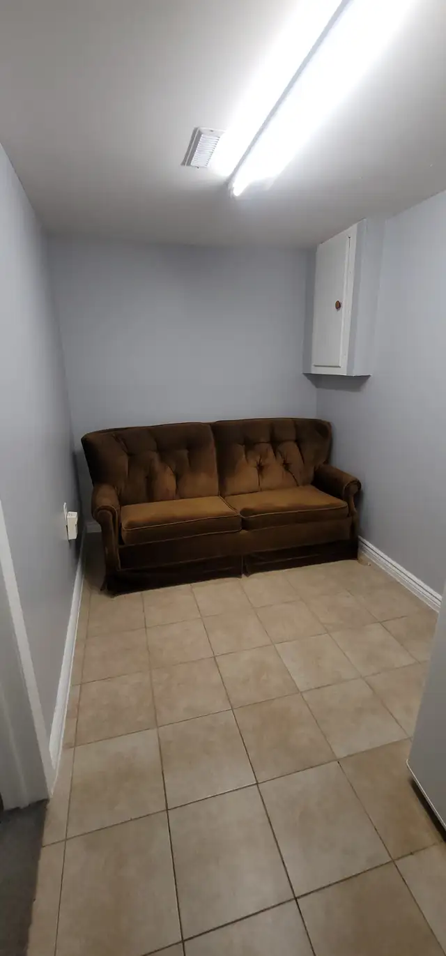 Sep. Ent, private, 1-BDRM BSMNT Apt, Kennedy STN/GO in Long Term Rentals in City of Toronto - Image 8