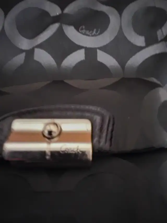 Authentic  vintage  coach  bag excellent condition leather in Women's - Bags & Wallets in Ottawa - Image 3