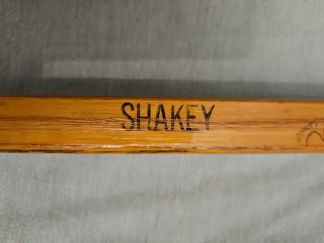 60's Game used hockey sticks in Hockey in City of Toronto - Image 5