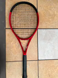 Wilson Clash 100 V2 L3 (4 3/8) Tennis Racquet