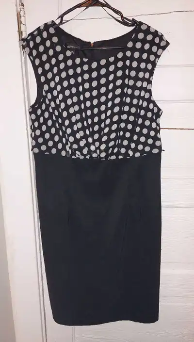 Black and white Business Casual dress Size 14 Zipper in back Polka dot over the top Worn once Defini...