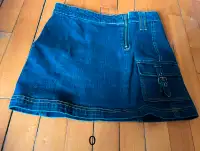 quelques pantalon-shorts pour femme xs pour 10$ ou 15$ ch