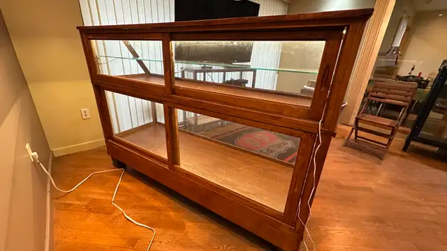 Display Cabinet, Vintage in Hutches & Display Cabinets in Edmonton - Image 4