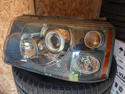 Range Rover Left Headlamp, Fits 2006-2009 Range Rover, Part # XBC501813LZN. Very good condition. Ple...