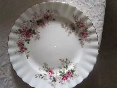 Royal Albert LAVENDER ROSE fine bone china set for 4, View more