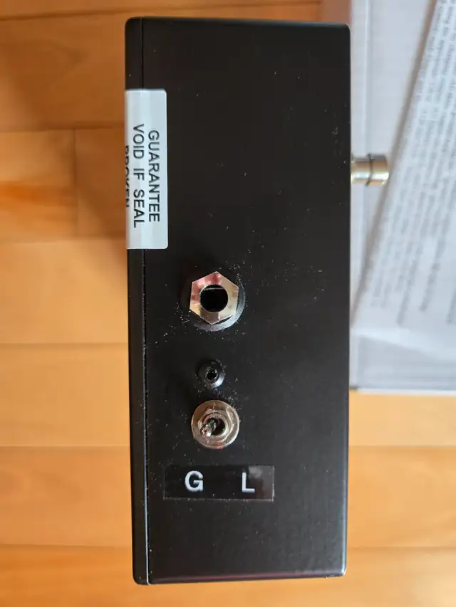 Pete Cornish AC-Powered 3-Way Signal Splitter/Mute in Amps & Pedals in City of Halifax - Image 6