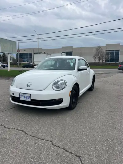 Selling my 2012 Volkswagen Beetle, 2.5L engine, with only 106,000 km. The car has been very well mai...