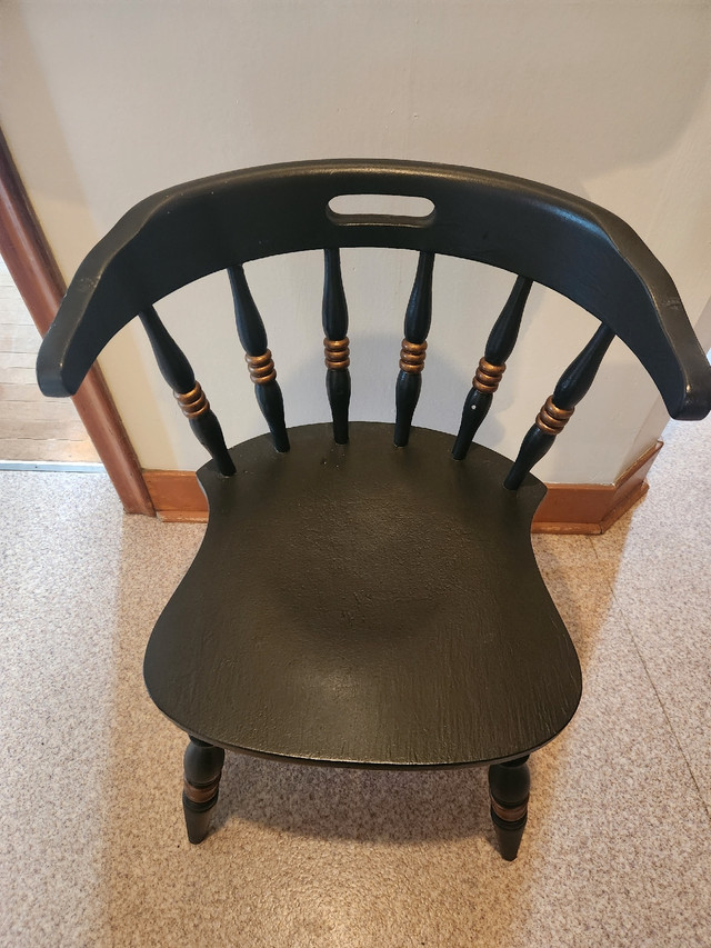 4 chairs for sale in Chairs & Recliners in Thunder Bay - Image 3