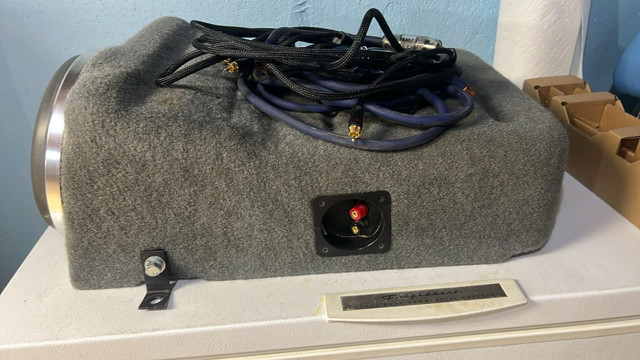 JL audio stealth box with 8inch w7  in Speakers in Oakville / Halton Region - Image 2