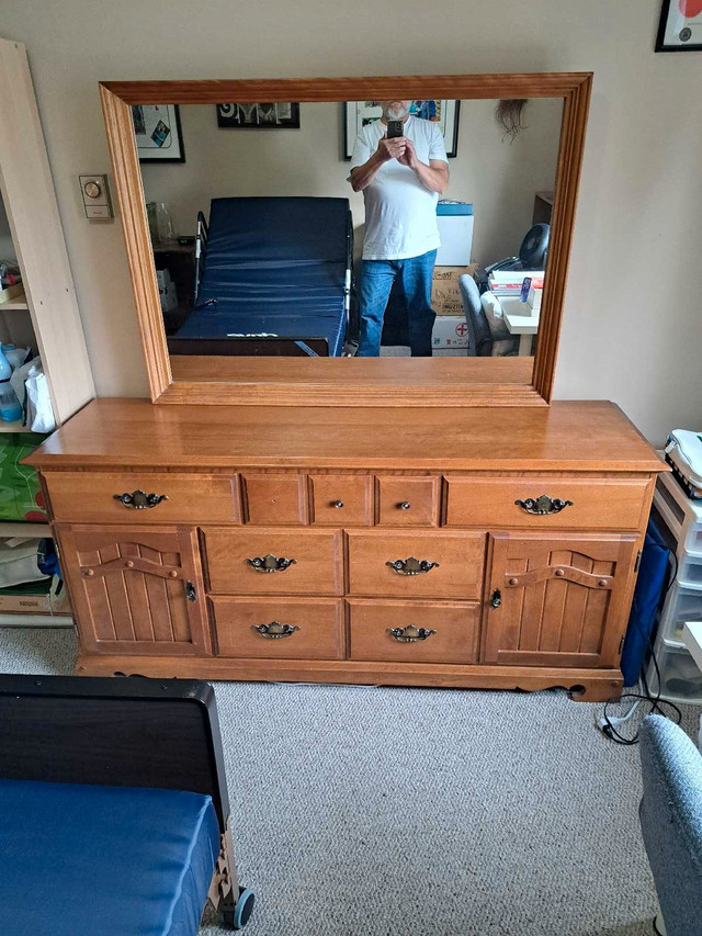 Bedroom Dresser in Dressers & Wardrobes in Burnaby/New Westminster