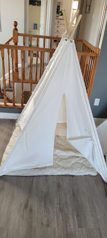 Teepee Tent in Toys & Games in Kitchener / Waterloo - Image 2