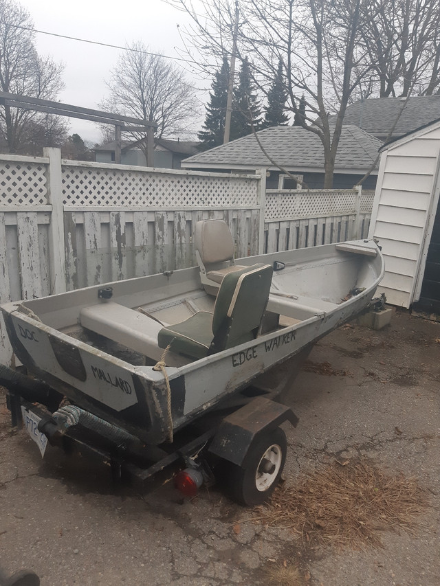 Aluminum boat 11' with trailer and Johnson boat motor in Fishing, Camping & Outdoors in Oshawa / Durham Region - Image 2
