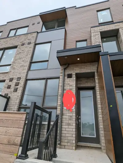 Executive 4 bedroom 4 Bath townhome