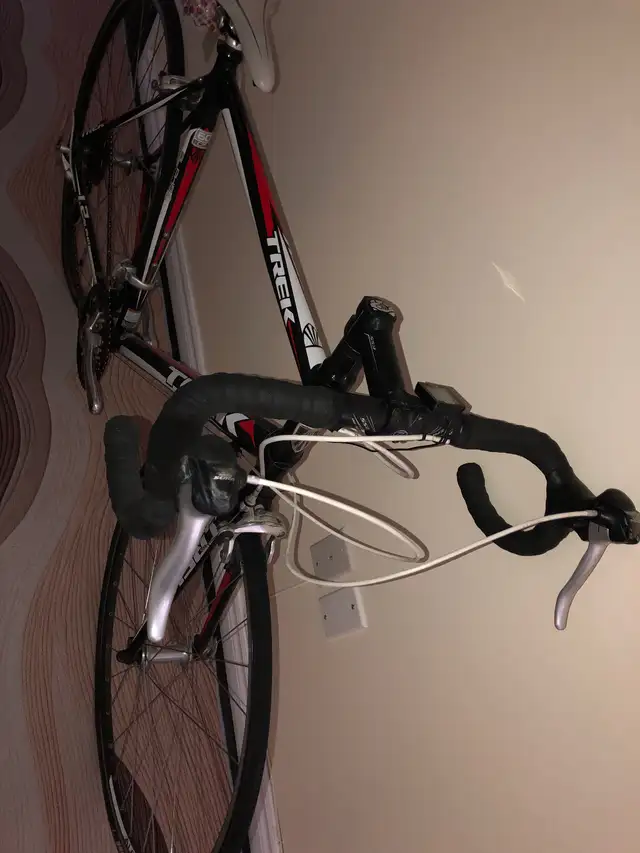 Trek road bike 60cm in Road in City of Toronto - Image 3