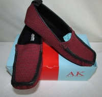 NEW - ANNE KLEIN Faux Fur Lined Slippers
