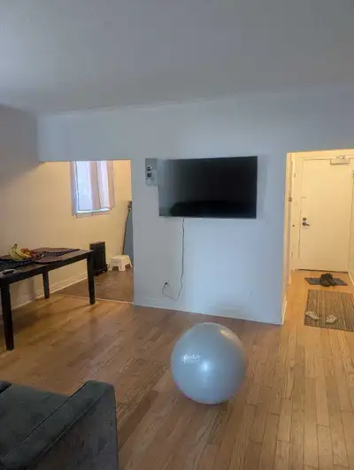 Fully furnished and free wifi close to the bus-shop