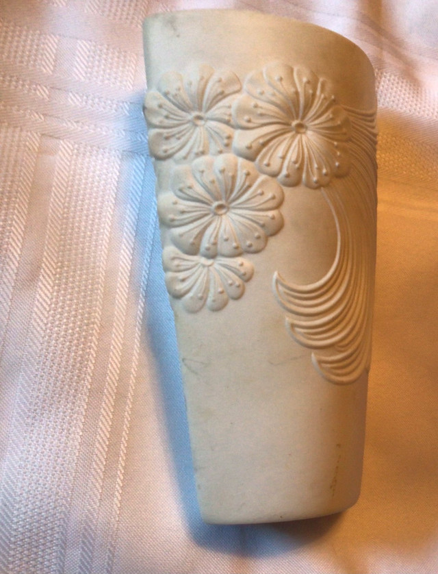 KaIser Germany bisque vase signed and numbered - reduced  in Arts & Collectibles in Thunder Bay - Image 4