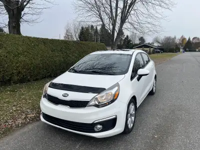 Kia Rio EX 2017 97 000 km Automatique Toit-ouvrant Caméra de recul Bluetooth Siège chauffant Climati...