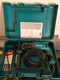 Makita 15/16” Rotary Hammer Drill