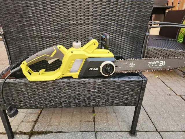 chain saw Ryobi 16 inches  in Outdoor Tools & Storage in Ottawa - Image 3